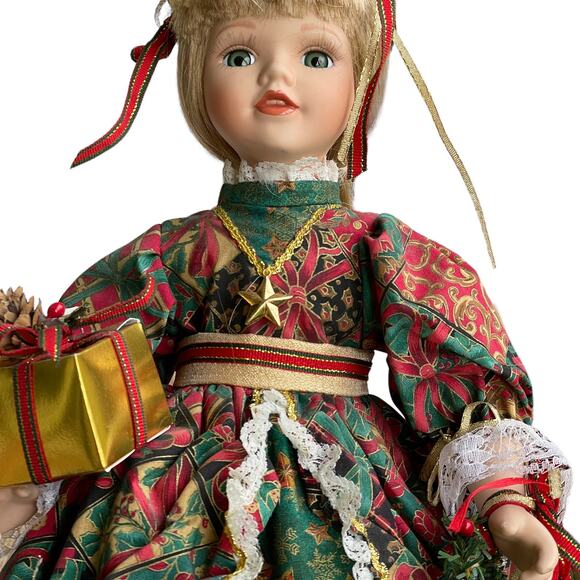 Heritage Signature Collection Christmas Porcelain Doll Nicole Vtg 1998 #30018 - Picture 6 of 14